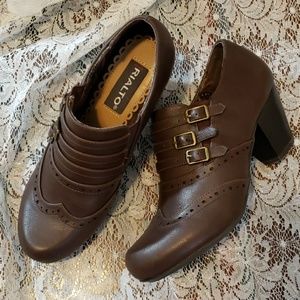 Rialto Brown Ankle Booties sz7